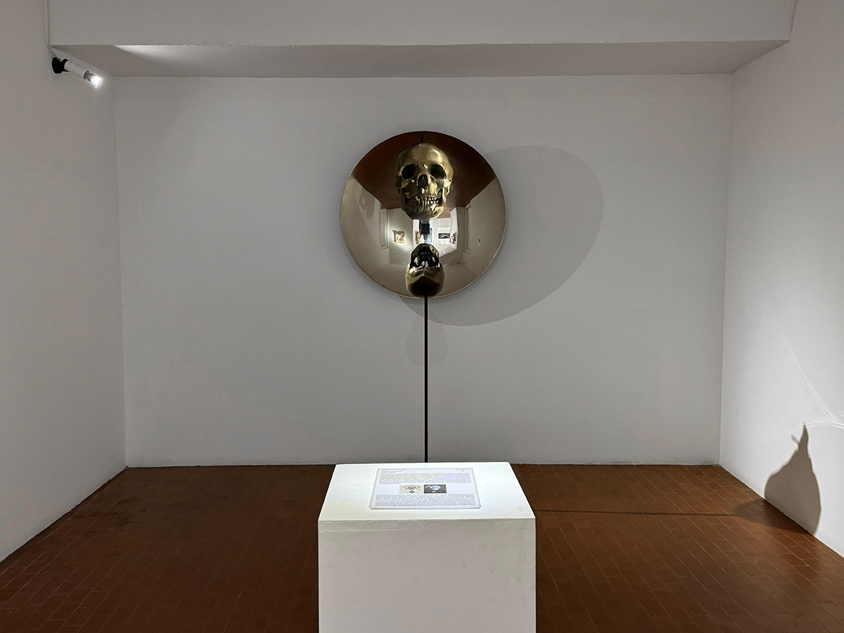 Exhibitions Photo A VERY DUTCH GHOST by LOUIS PRATT & NICO PIETRONI ...