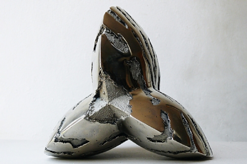 ALATO MEDIO INGABBIATO by Adriano Leverone