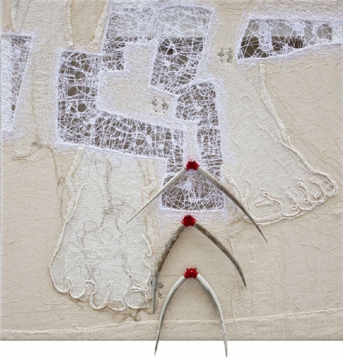 LA FAVOLA INDOSSA UNA VESTE CHE CREA... by Ilaria Margutti