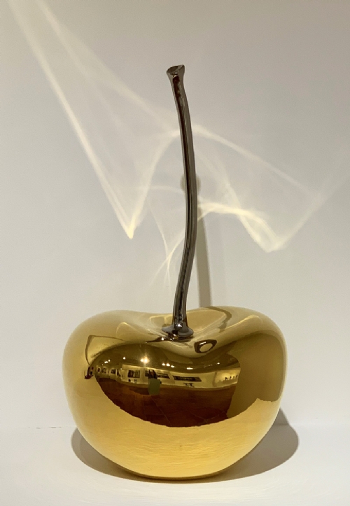 UNA TIRA L’ALTRA (CILIEGIONA oro e platino) by Giorgio Laveri UNA TIRA L’ALTRA (CILIEGIONA oro e platino) by Giorgio Laveri