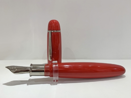 STYLO'    rosso platino by Giorgio Laveri STYLO'    rosso platino by Giorgio Laveri